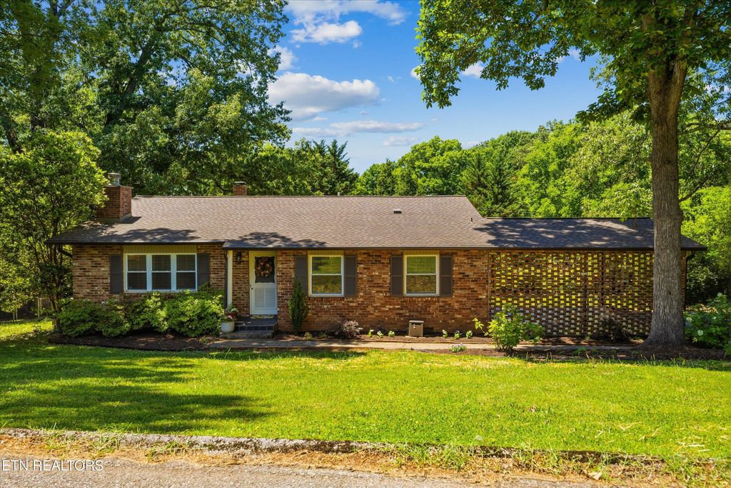 Photo of 1605 Arbor Vitea Drive, Knoxville, TN 37919 (MLS # 1340727)