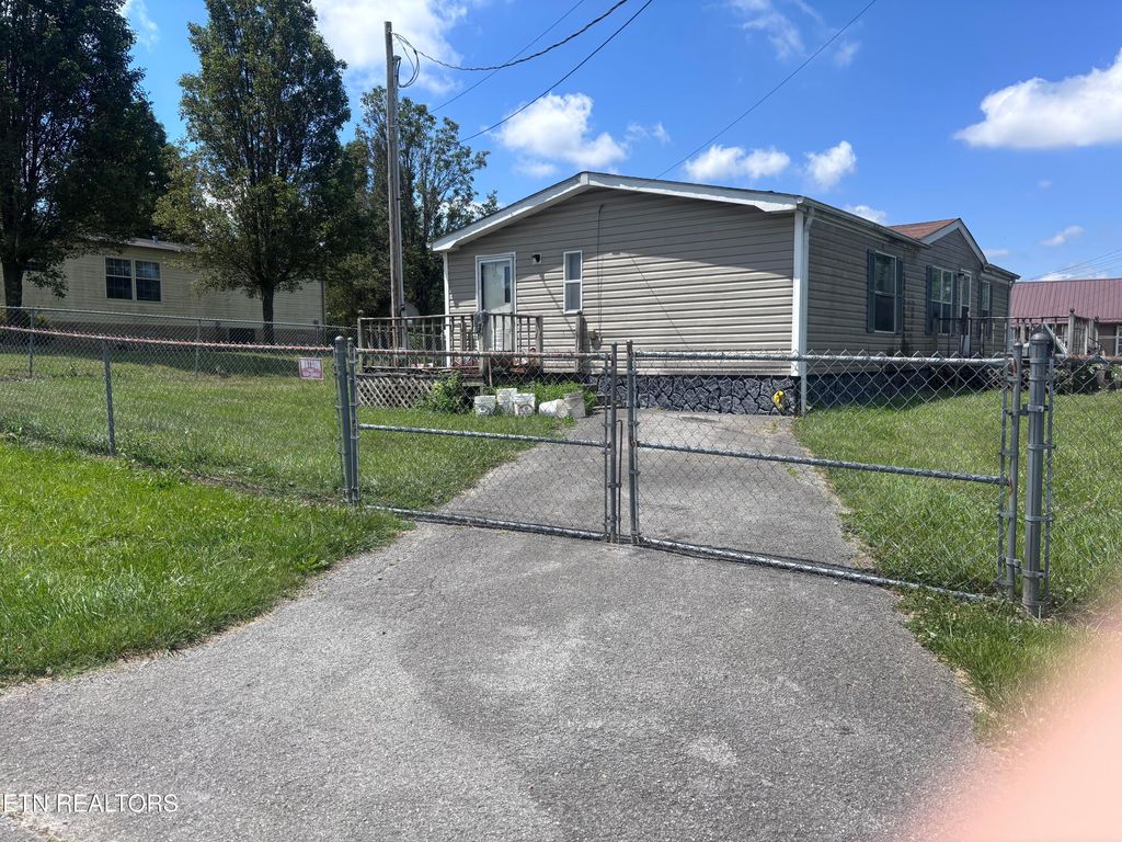 Photo of 711 Joyce St, New Tazewell, TN 37825 (MLS # 1344959)