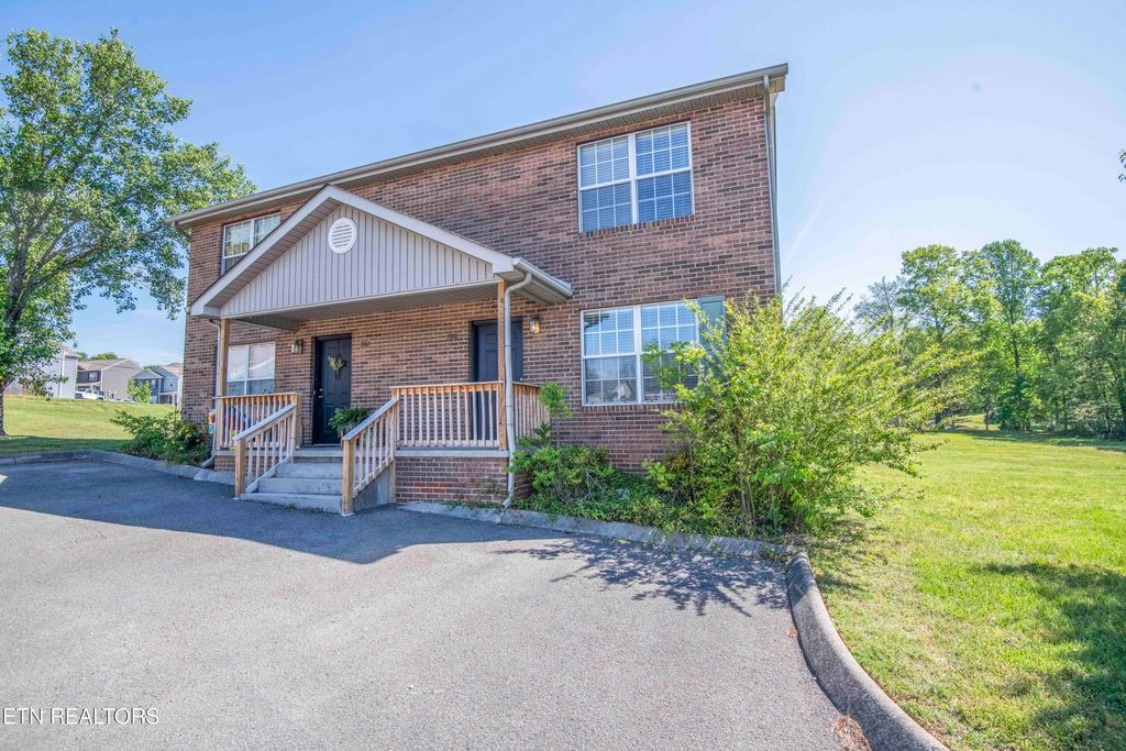 Photo of 7910 Gray Heights Way, Knoxville, TN 37938 (MLS # 1331896)