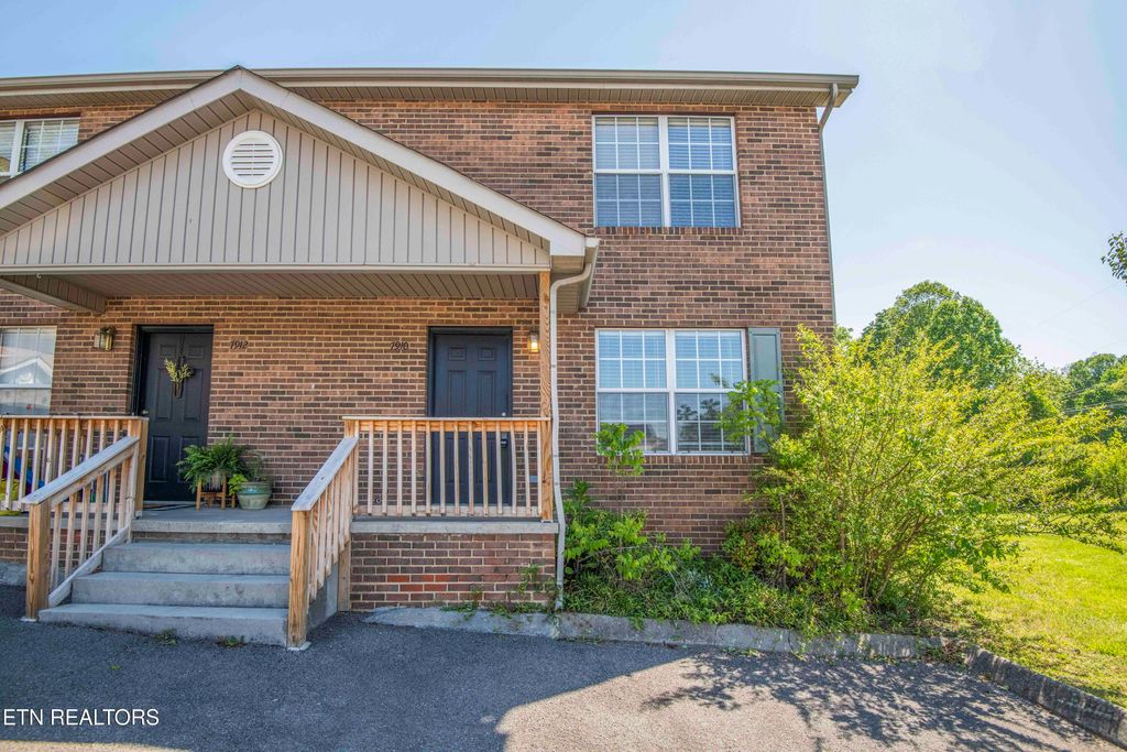 Photo of 7910 Gray Heights Way, Knoxville, TN 37938 (MLS # 1331896)