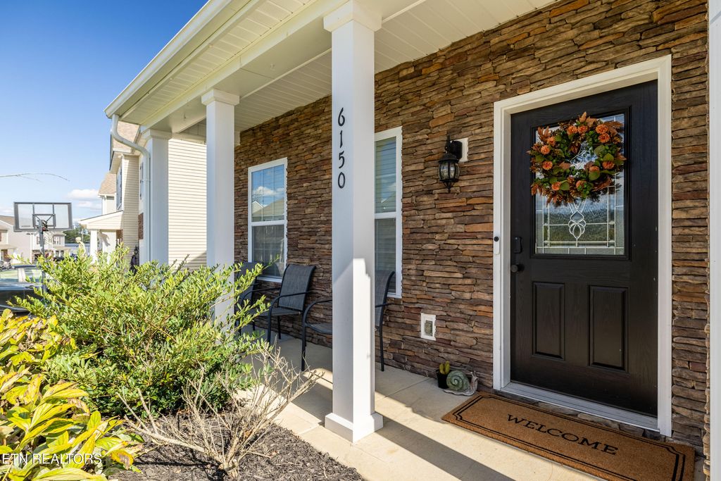 Photo of 6150 Pembridge Rd, Knoxville, TN 37912 (MLS # 1317151)
