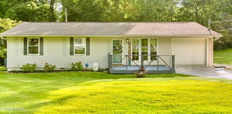Photo of 6529 Cedarbreeze Rd, Knoxville, TN 37918 (MLS # 1354345)