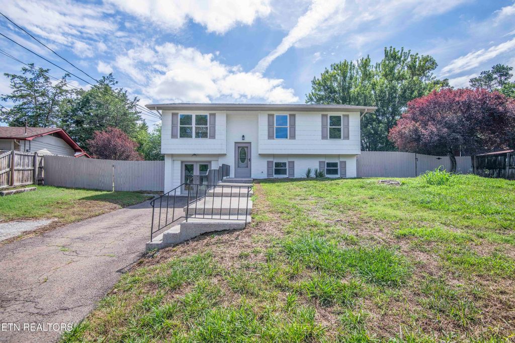Photo of 6420 Trousdale Rd, Knoxville, TN 37921 (MLS # 1348349)