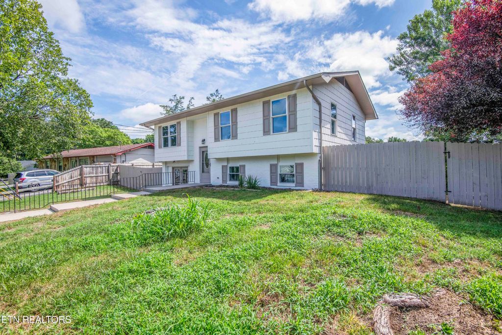 Photo of 6420 Trousdale Rd, Knoxville, TN 37921 (MLS # 1348349)