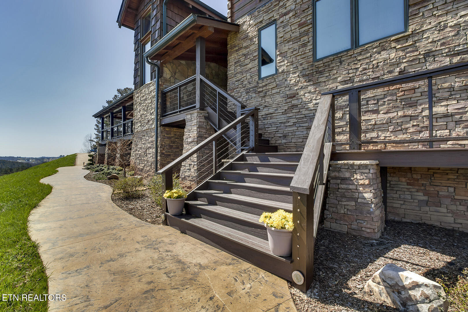 124 Overlook Way