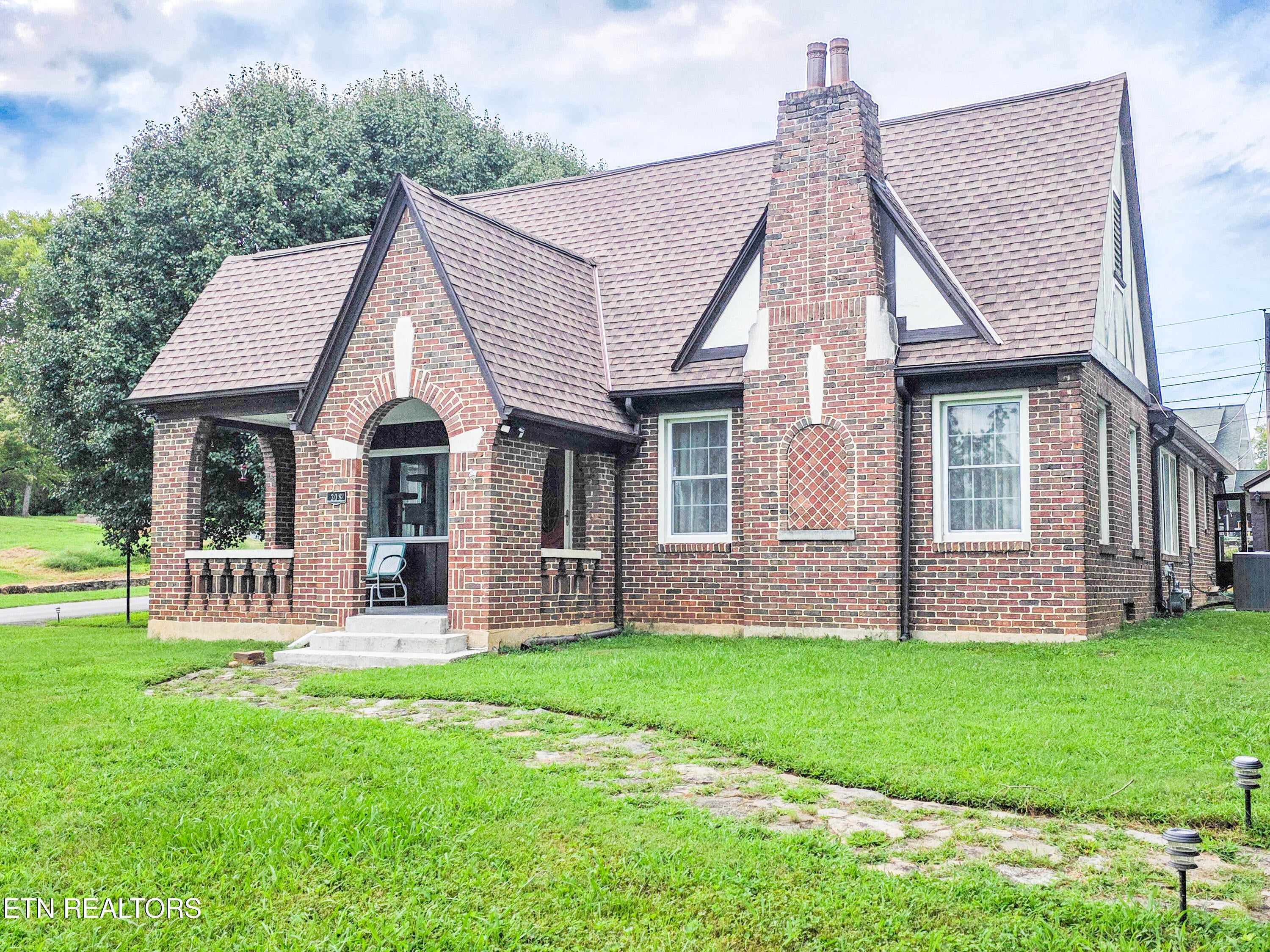 308 Clifton Heights Rd