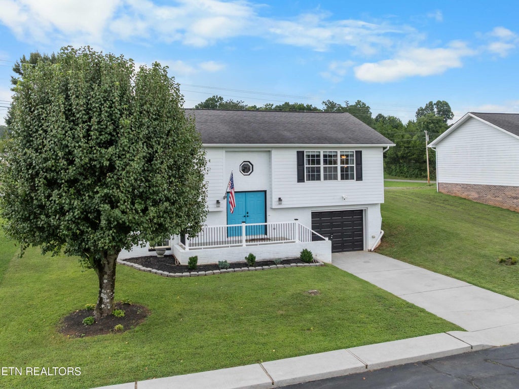 Photo of 1011 Fox Run RUN, Jefferson City, TN 37760 (MLS # 1352047)