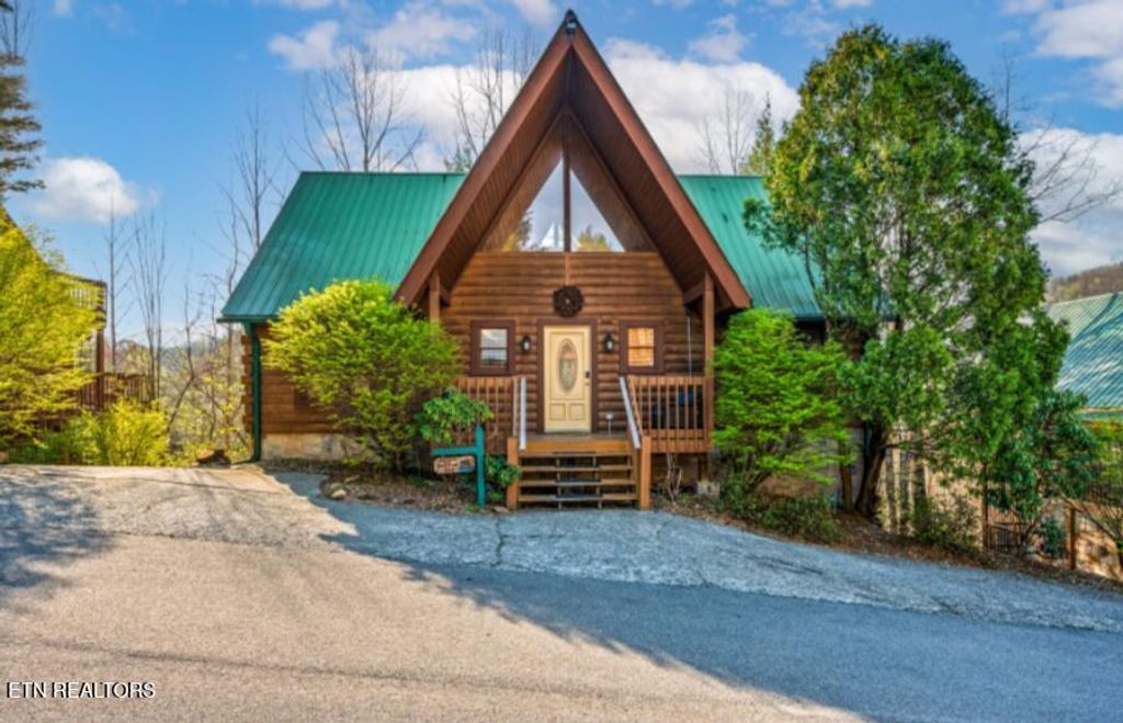 Photo of 315 Brown Wren Way, Gatlinburg, TN 37738 (MLS # 1313041)