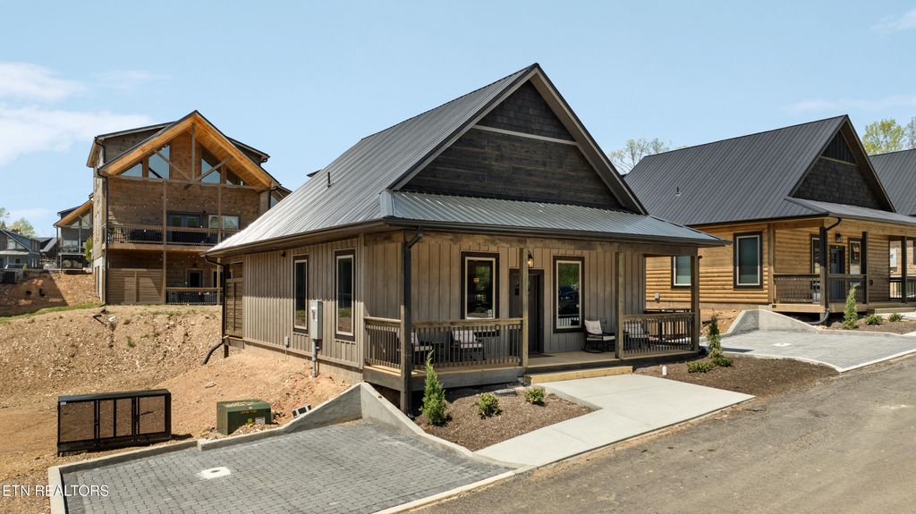 Photo of 575 Warbonnet Way, Pigeon Forge, TN 37863 (MLS # 1303078)