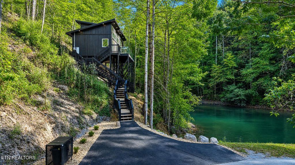 Photo of 2338 Willow Lane, Sevierville, TN 37862 (MLS # 1319114)