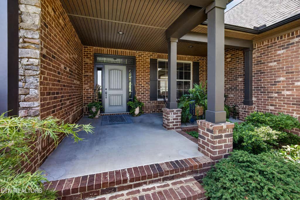 Photo of 955 Cobblestone Drive, Lenoir City, TN 37772 (MLS # 1347247)