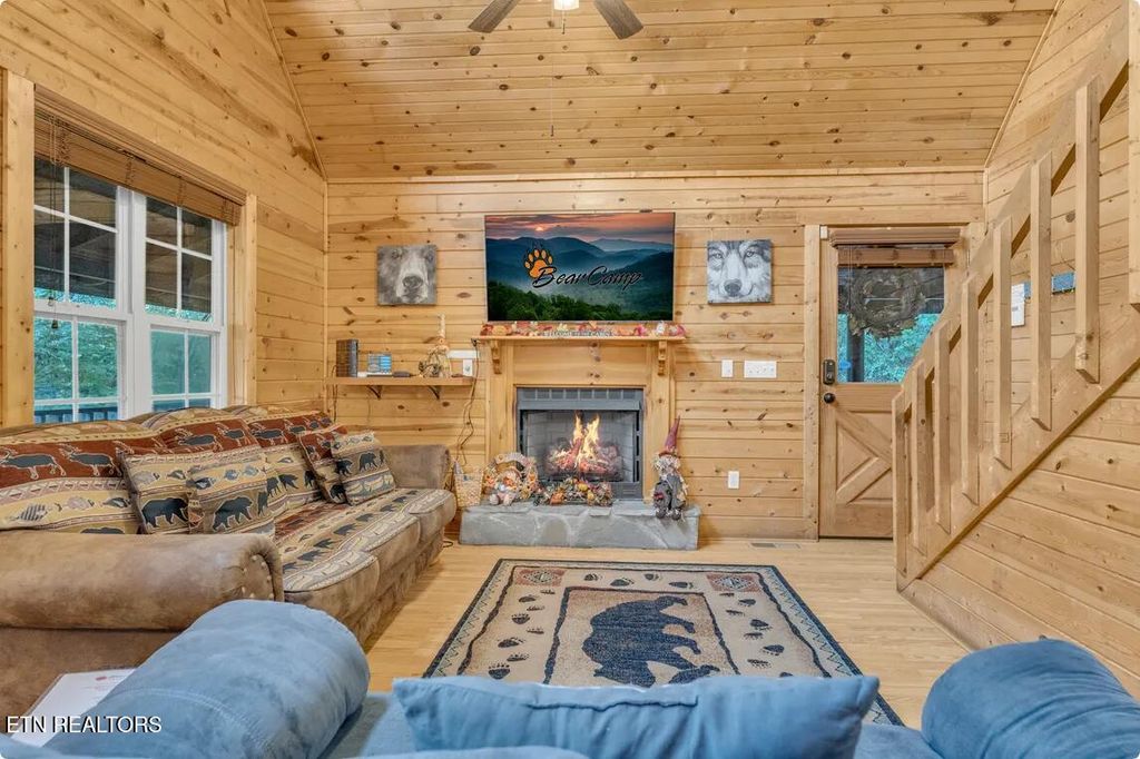 Photo of 1815 Maranohe Way Way, Sevierville, TN 37862 (MLS # 1323124)