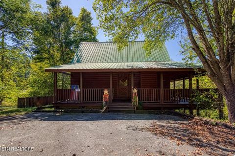 Photo of 1815 Maranohe Way Way, Sevierville, TN 37862 (MLS # 1323124)