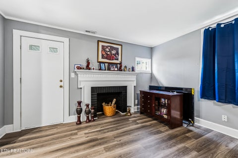 Tiny photo for 121 Walker St, Sparta, TN 38583 (MLS # 1355402)
