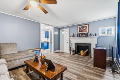 Tiny photo for 121 Walker St, Sparta, TN 38583 (MLS # 1355402)