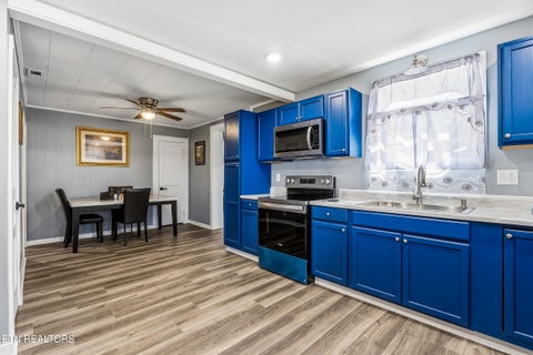 Tiny photo for 121 Walker St, Sparta, TN 38583 (MLS # 1355402)