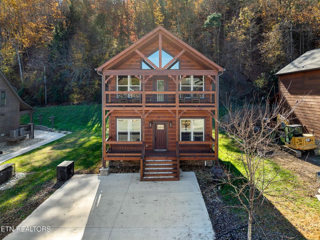 Photo of 3131 Cherokee Valley Drive, Sevierville, TN 37862 (MLS # 1318892)