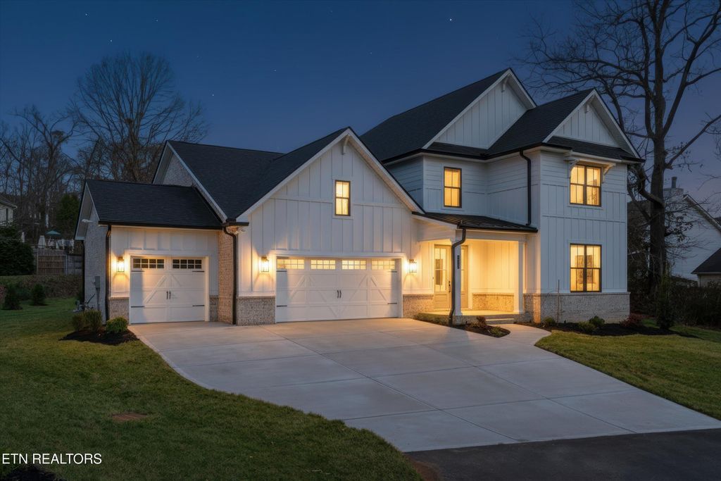 Photo of 8151 Nubbin Ridge Rd, Knoxville, TN 37919 (MLS # 1323929)