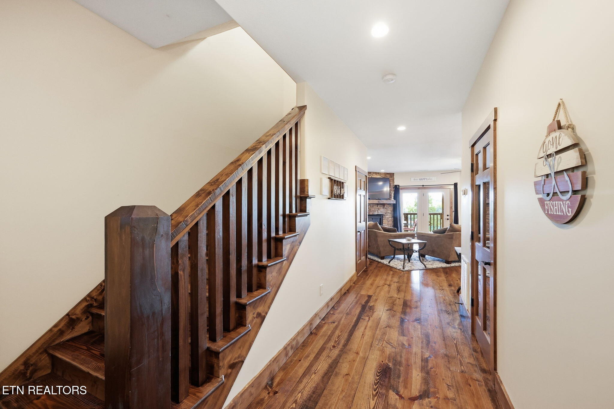 602 Round Lake Circle 602