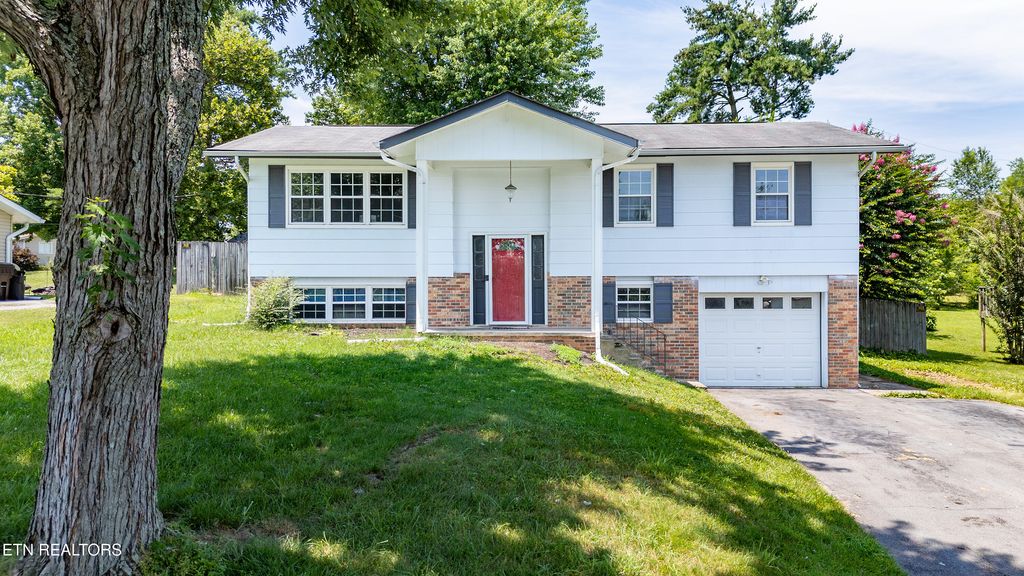 Photo of 7725 Cranley Rd, Powell, TN 37849 (MLS # 1306270)