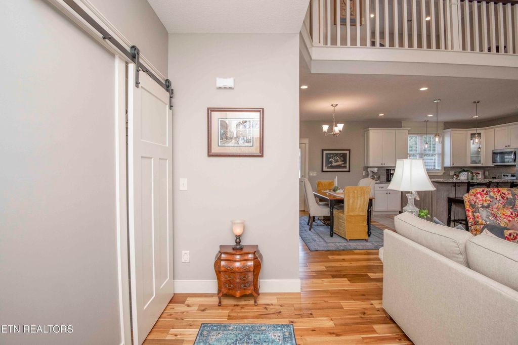 Photo of 323 Lakeview Cove Drive, Loudon, TN 37774 (MLS # 1330501)