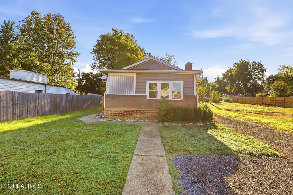 Photo of 2334 Old Knoxville Pike, Maryville, TN 37804 (MLS # 1358503)
