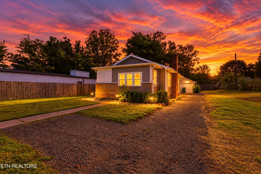 Photo of 2334 Old Knoxville Pike, Maryville, TN 37804 (MLS # 1358503)