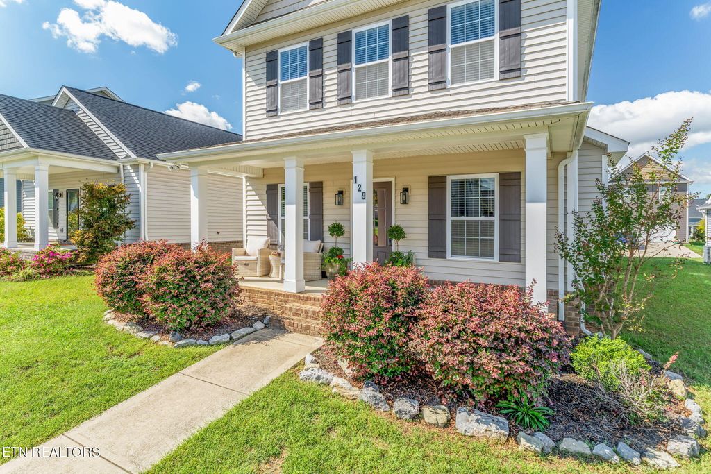 Photo of 129 Hackberry St, Oak Ridge, TN 37830 (MLS # 1318079)