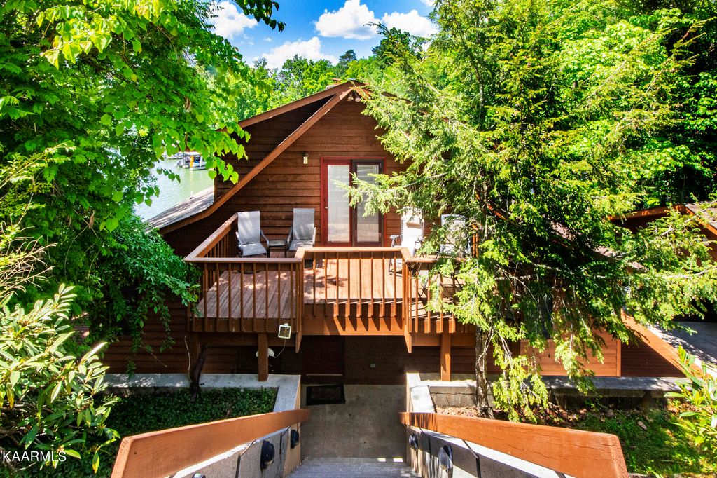 Photo of 1149 Mustang Drive, Friendsville, TN 37737 (MLS # 1219303)