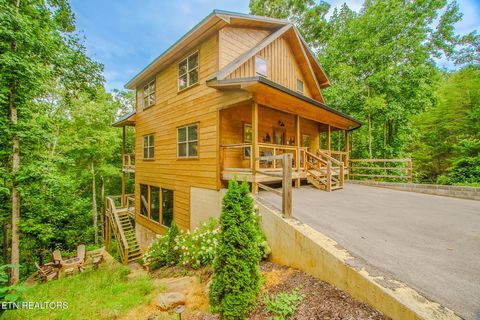 1543 Bear Valley Rd Sevierville TN 37876