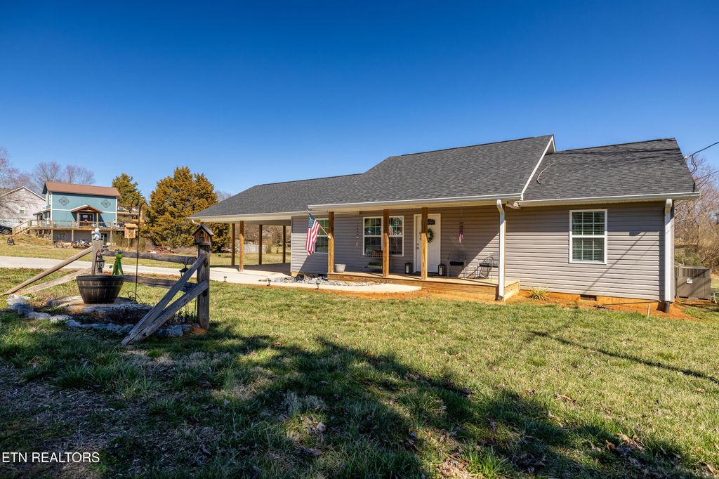 Photo of 116 Scenic Circle, Tellico Plains, TN 37385 (MLS # 1292412)
