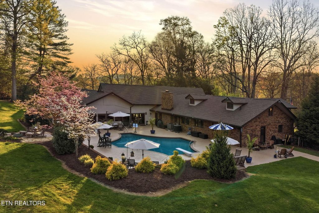 Photo of 4953 Weaver Pike, Bluff City, TN 37618 (MLS # 1336965)