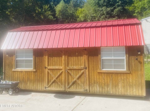 Tiny photo for 122 Holber Rd, Harriman, TN 37748 (MLS # 1355634)