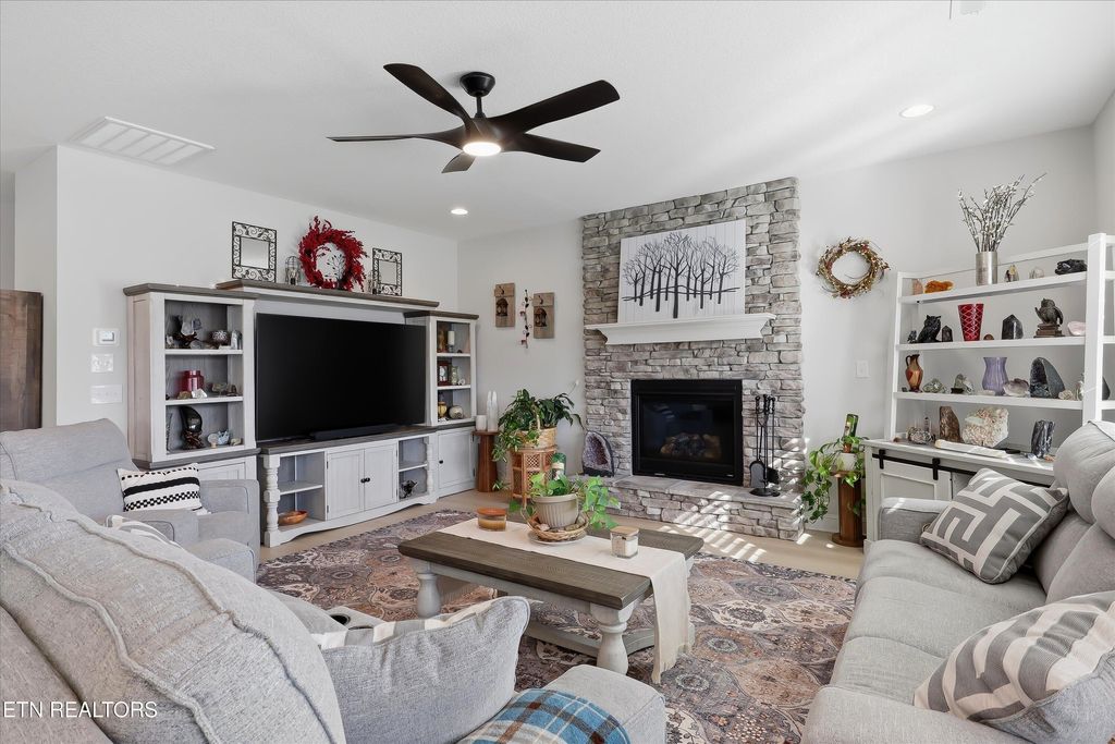 Photo of 8617 Yellow Aster Rd, Knoxville, TN 37931 (MLS # 1337183)