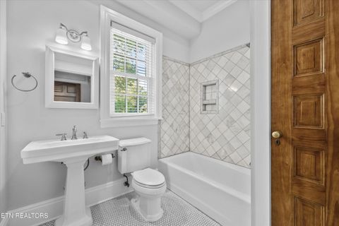 Tiny photo for 3128 Kingston Pike, Knoxville, TN 37919 (MLS # 1316625)