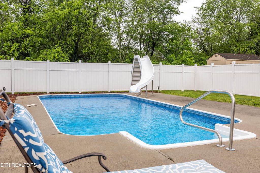 Photo of 106 Hartland Drive, Madisonville, TN 37354 (MLS # 1298585)