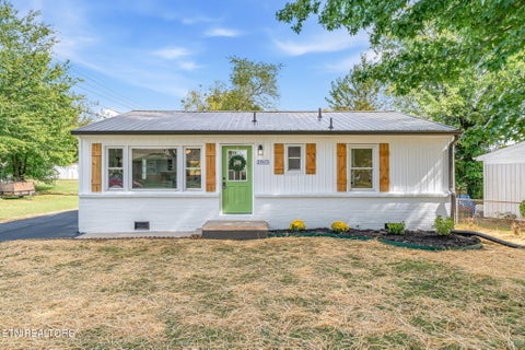 Photo of 2815 London Circle, Knoxville, TN 37917 (MLS # 1357518)