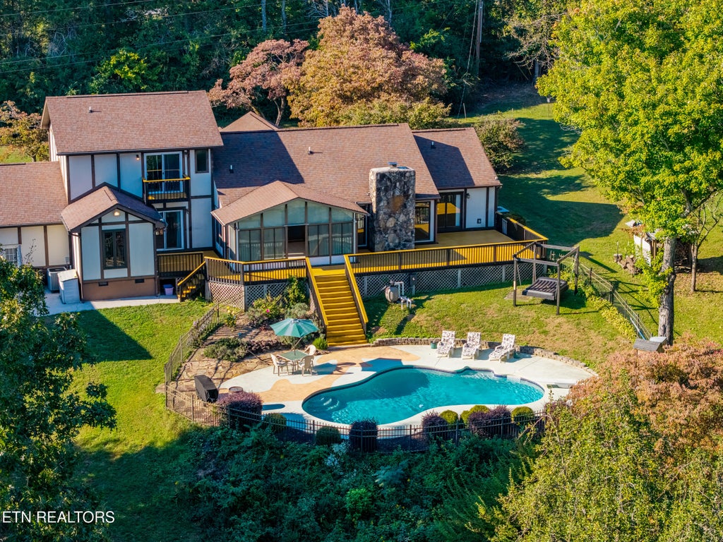 Photo of 6054 Pleasant Run Lane, Knoxville, TN 37918 (MLS # 1359173)
