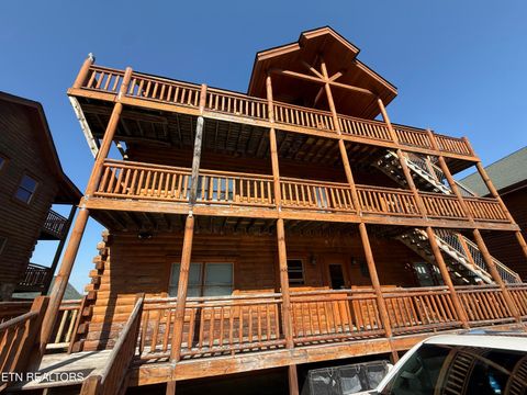 Photo of 1242 Bird Nest Way, Sevierville, TN 37862 (MLS # 1320056)