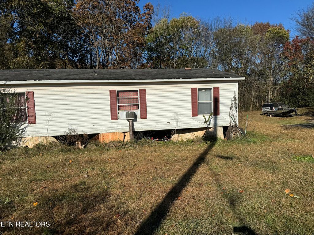 Photo of 4232 Sweetwater Vonore Rd, Sweetwater, TN 37874 (MLS # 1322727)