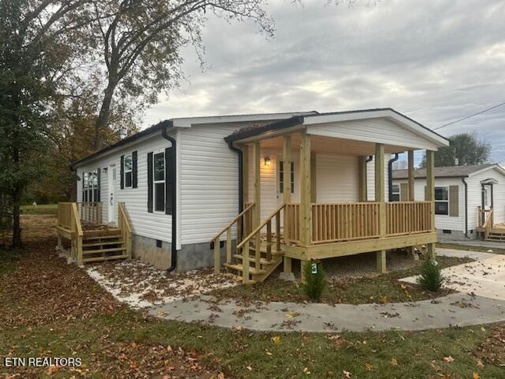 Photo of 911 W Morris, Sweetwater, TN 37874 (MLS # 1282574)