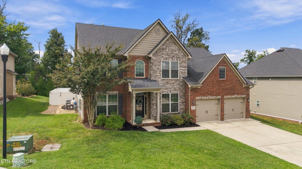 Photo of 807 Brookwood Lane, Maryville, TN 37801 (MLS # 1356446)