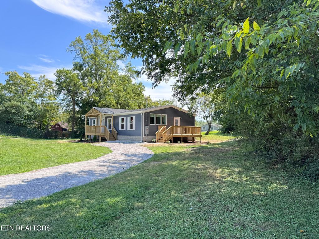Photo of 598 Kingston Ave, Rockwood, TN 37854 (MLS # 1313988)