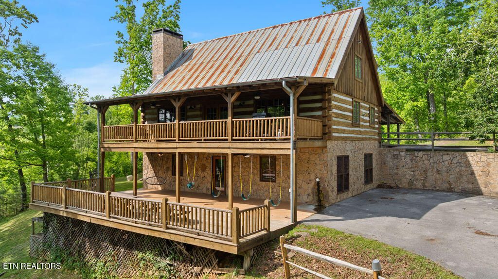 Photo of 302 Beech Branch Rd, Gatlinburg, TN 37738 (MLS # 1339865)