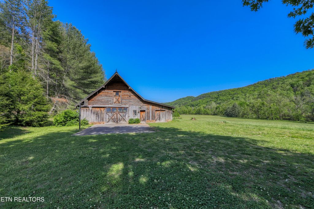 Photo of 2122 Walden Cove Way, Sevierville, TN 37862 (MLS # 1338243)