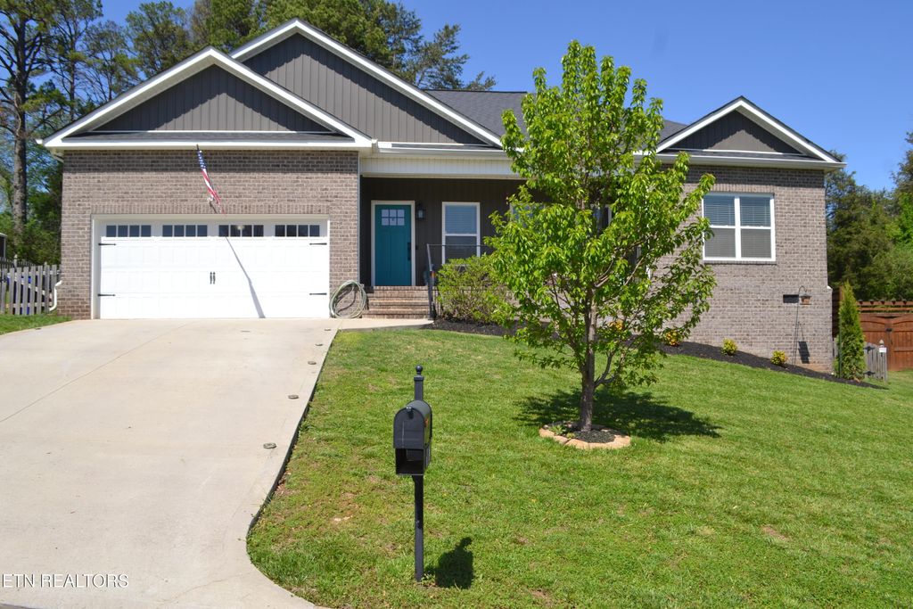 Photo of 6024 Whisper Ridge Lane, Corryton, TN 37721 (MLS # 1296433)