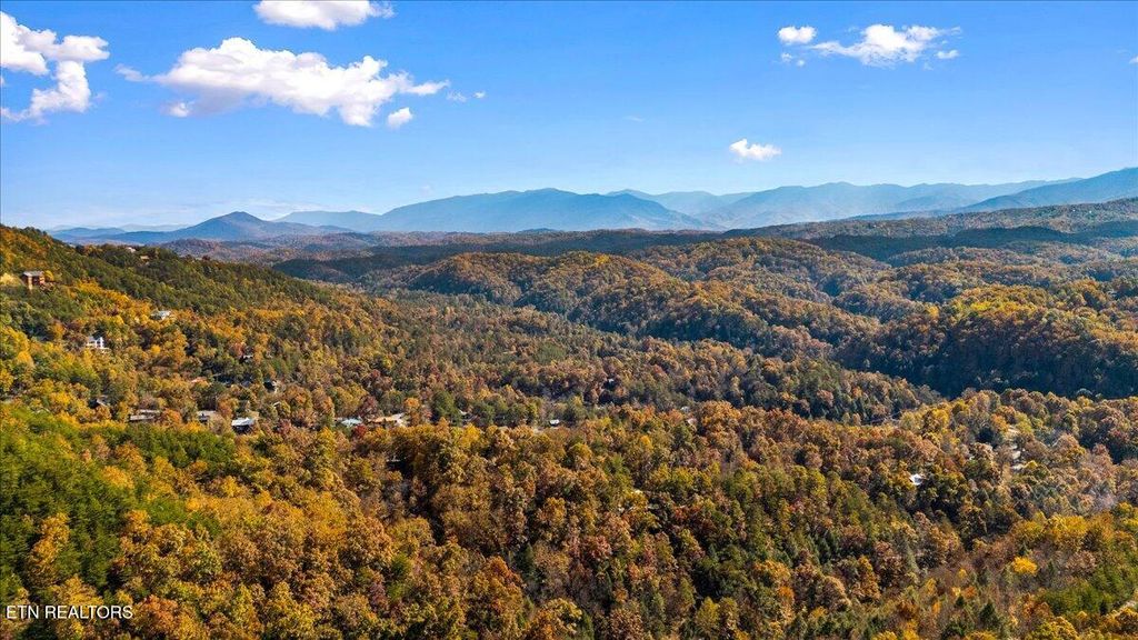 Photo of 131132 Starr View Drive, Sevierville, TN 37876 (MLS # 1320711)