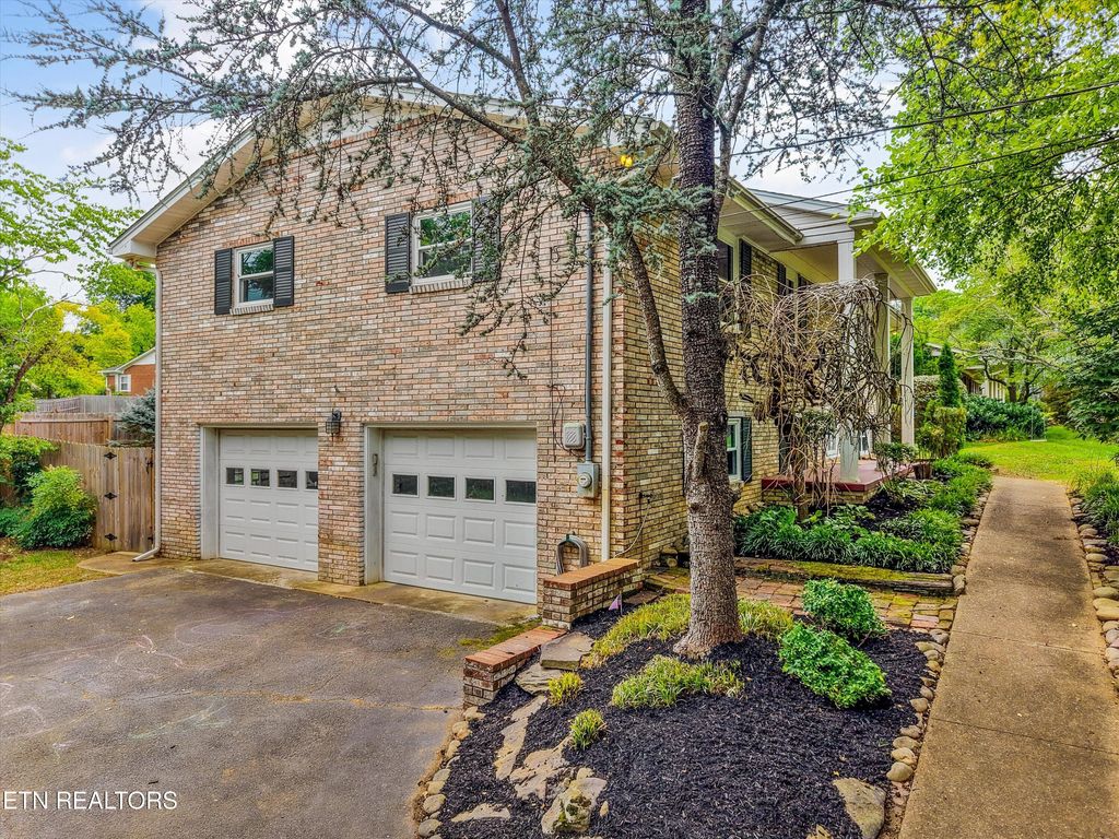 Photo of 104 Suffolk Drive, Knoxville, TN 37922 (MLS # 1344136)