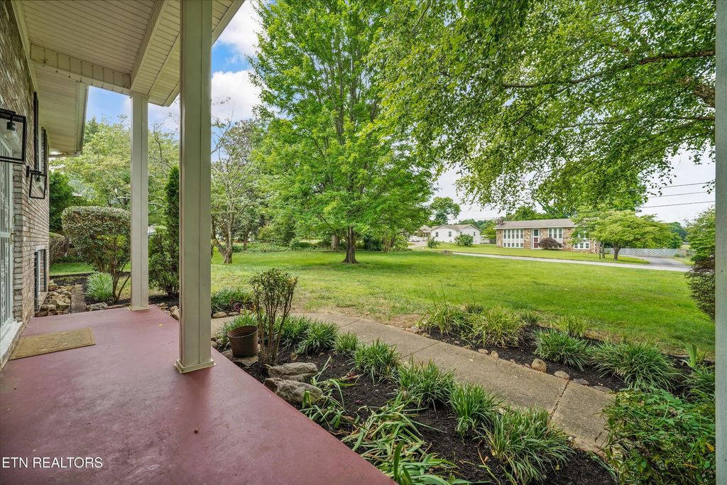Photo of 104 Suffolk Drive, Knoxville, TN 37922 (MLS # 1344136)