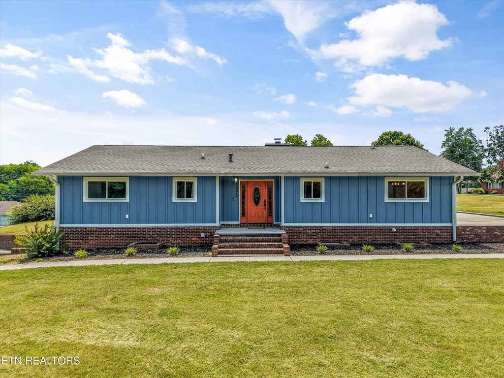 Photo of 2572 Sevierville Rd, Maryville, TN 37804 (MLS # 1356432)